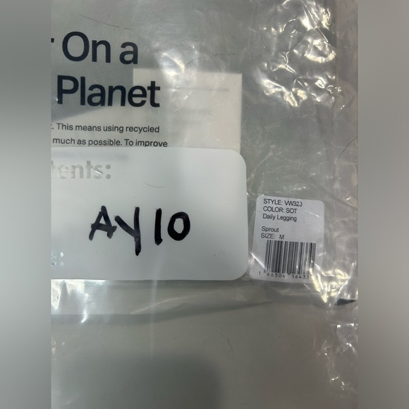 Vuori Women's Medium Daily Legging Green NWT High Rise 7/8 Insteam No-Slip - Picture 7 of 8